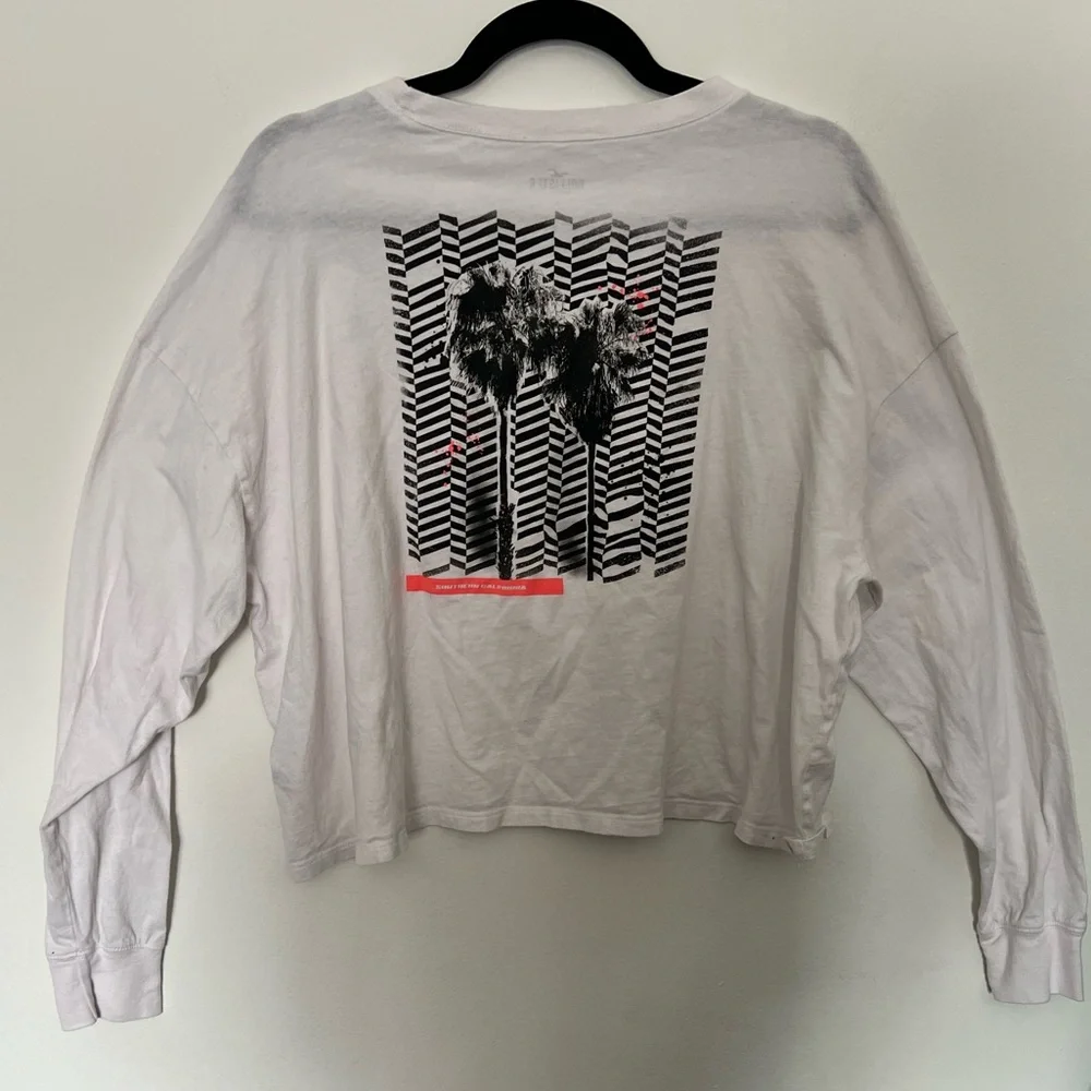 Hollister White Graphic Long Sleeve Tee - Picture 2 of 3